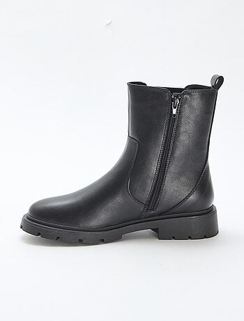 Botines modelo Chelsea de material sintético con fuelles elásticos