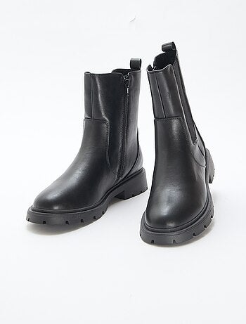 Botines modelo Chelsea de material sintético con fuelles elásticos
