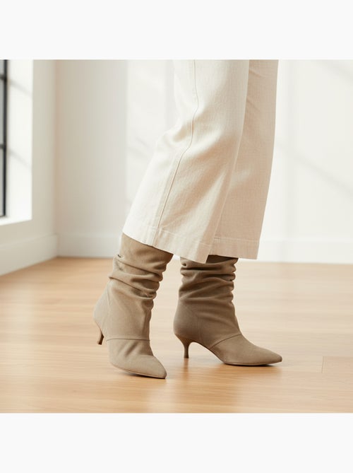 Botines mujer ante plisado tacón fino 4 cm punta puntiaguda ozabi - Kiabi Botines mujer ante plisado tacón fino 4 cm punta puntiaguda ozabi - Kiabi