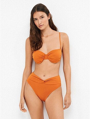 Braga bikini alta con nudo central en tejido liso