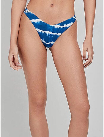 Braga bikini brasileña corte en v y estampado tie-dye
