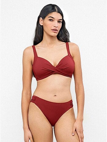 Braga bikini clásica con fruncidos en laterales