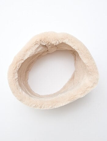 Braga de cuello efecto pelo