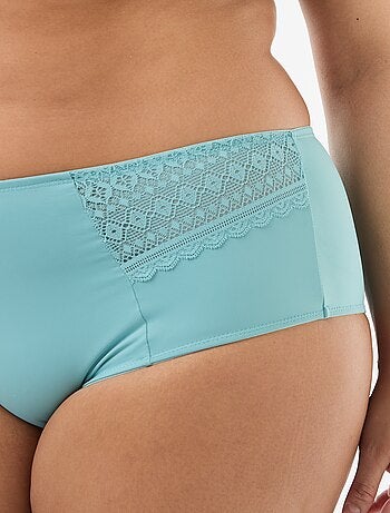 Braga satinada con encaje