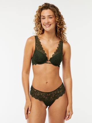 Braguita brasileña de encaje con transparencias y pedrería