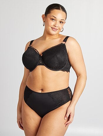 Braguita brasileña de microfibra y encaje