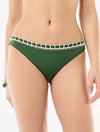 Braguita de bikini con bordes de macramé
