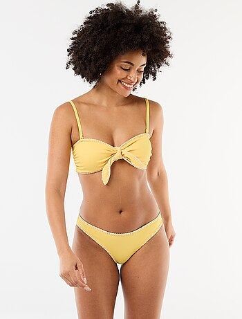 Braguita de bikini con pespuntes contrastados