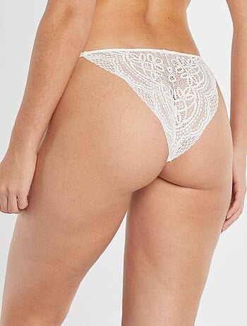 Braguita de encaje con transparencias