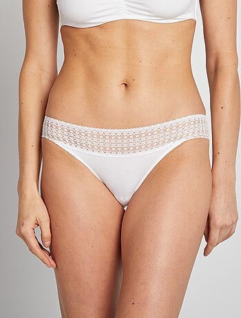 Braguita de encaje y canalé