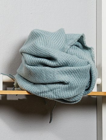 Bufanda con flecos e hilos dorados - Kiabi