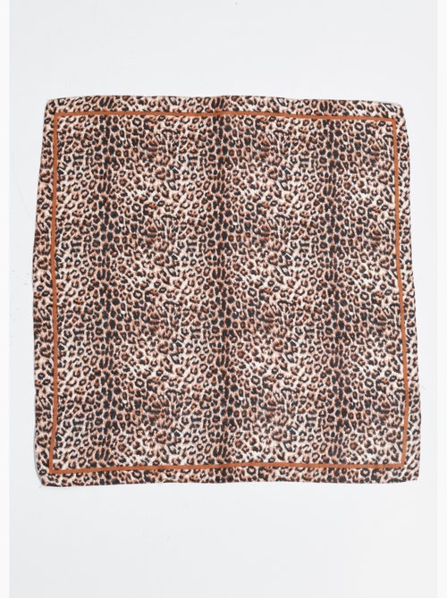 Bufanda cuadrada de moda con estampado de leopardo - AFIBEL - Kiabi Bufanda cuadrada de moda con estampado de leopardo - AFIBEL - Kiabi