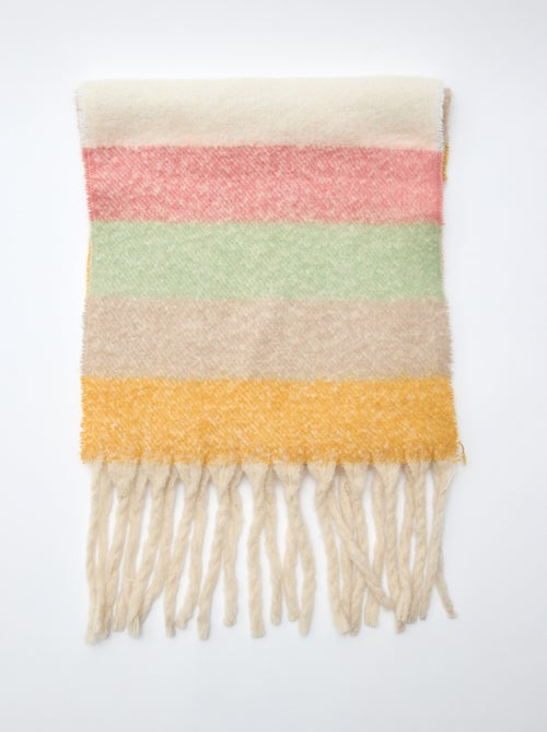 Bufanda gruesa con flecos - Kiabi