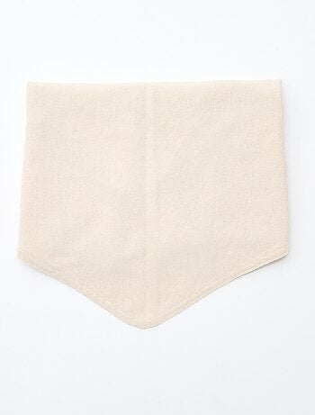 Bufanda triangular de malla