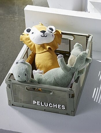 Caja de plástico con letras