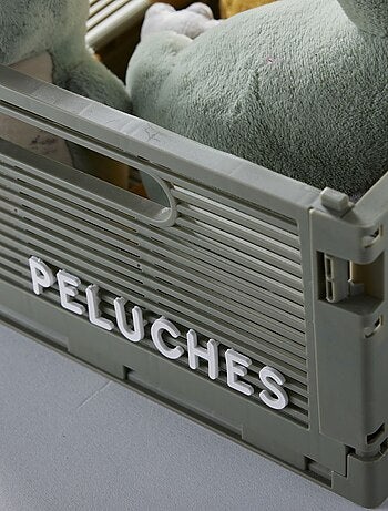 Caja de plástico con letras