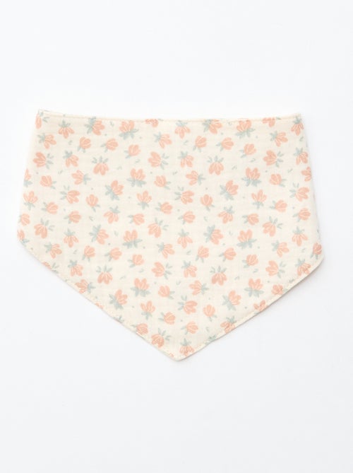 CAJA REGALO chaleco + pantalón + calcetines + gorro + babero - Kiabi