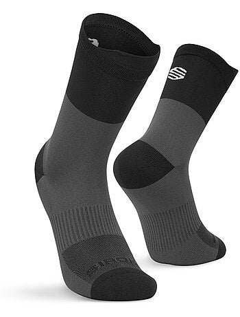 Calcetines caña alta trail running senderismo hombre y mujer pindos