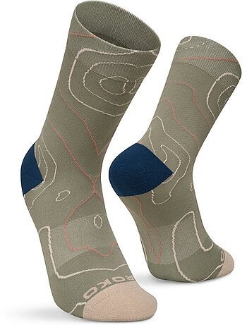 Calcetines ligeros caña alta montaña hombre y mujer gr3