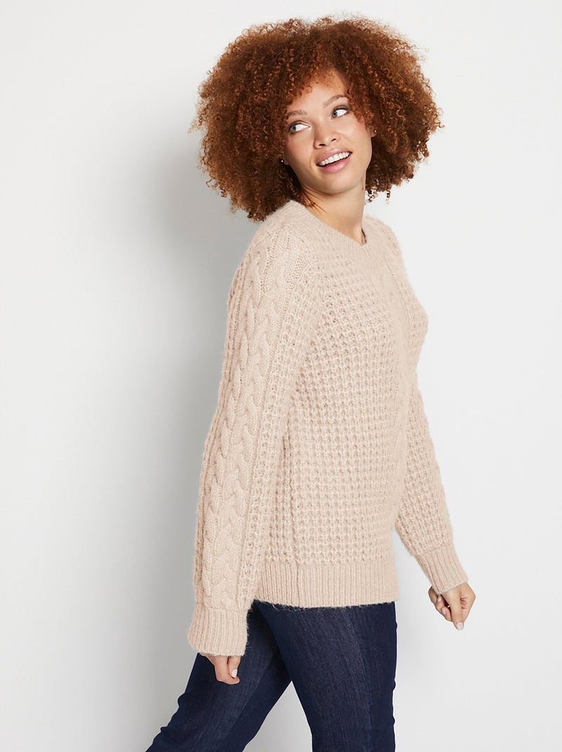 Cálido suéter de punto suave y elegante con cuello redondo - Afibel Beige - Kiabi