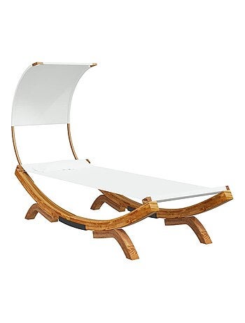 Cama al aire libre con toldo