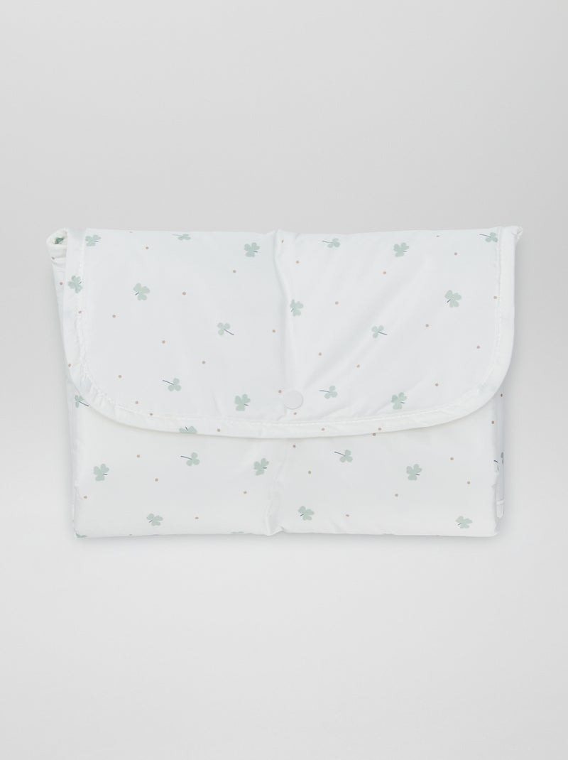 Cambiador con estampado de 'tréboles' BLANCO - Kiabi