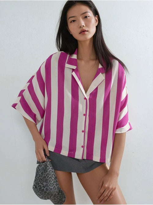 Camisa a rayas de corte relajado con botones busem - Kiabi Camisa a rayas de corte relajado con botones busem - Kiabi