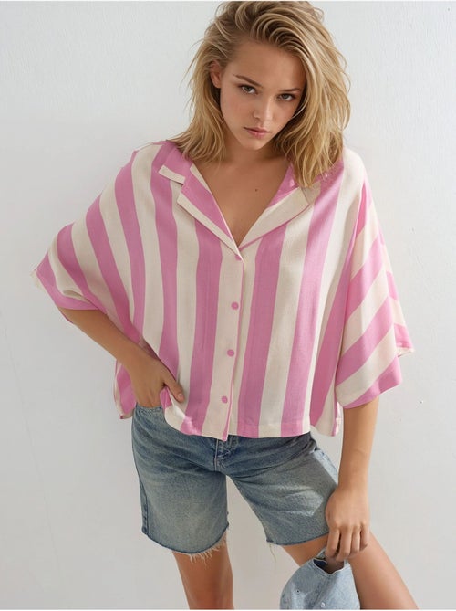 Camisa a rayas de corte relajado con botones busem - Kiabi Camisa a rayas de corte relajado con botones busem - Kiabi