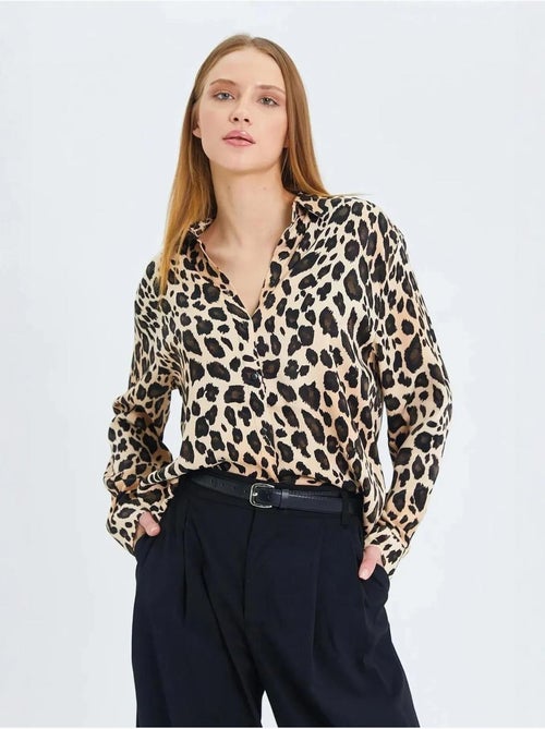 Camisa abotonada de satén con estampado de leopardo mixray - Kiabi Camisa abotonada de satén con estampado de leopardo mixray - Kiabi
