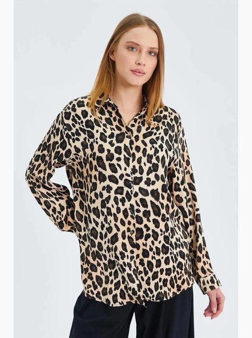 Camisa abotonada de satén con estampado de leopardo mixray - Kiabi Camisa abotonada de satén con estampado de leopardo mixray - Kiabi