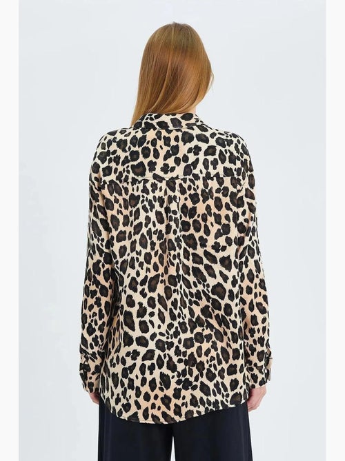 Camisa abotonada de satén con estampado de leopardo mixray - Kiabi Camisa abotonada de satén con estampado de leopardo mixray - Kiabi