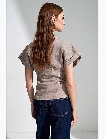 Camisa ajustada texturizada de manga corta dilvin