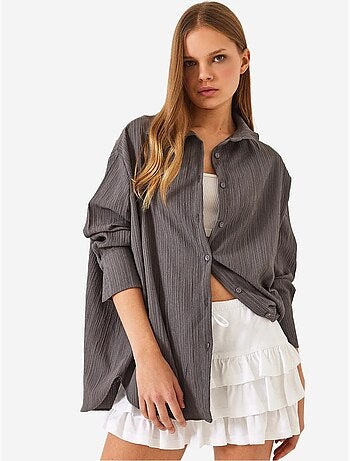 Camisa básica arrugada extragrande con hombros descubiertos lucci