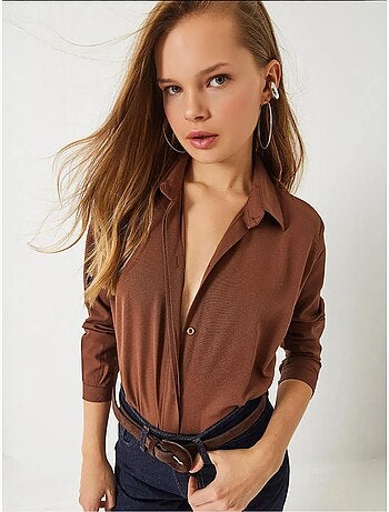 Camisa básica de corte regular lucci