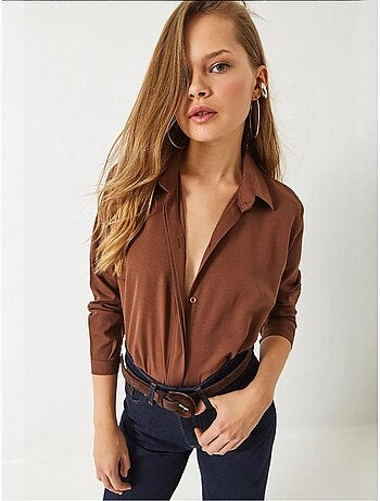 Camisa básica de corte regular lucci