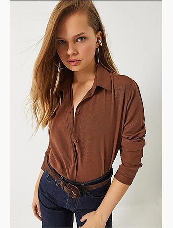 Camisa básica de corte regular lucci