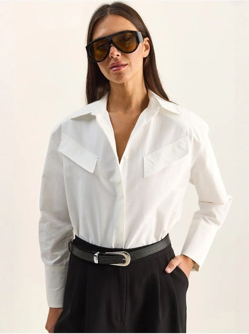 Camisa casual de popelín con botones, manga larga y bolsillo lucci - Kiabi Camisa casual de popelín con botones, manga larga y bolsillo lucci - Kiabi