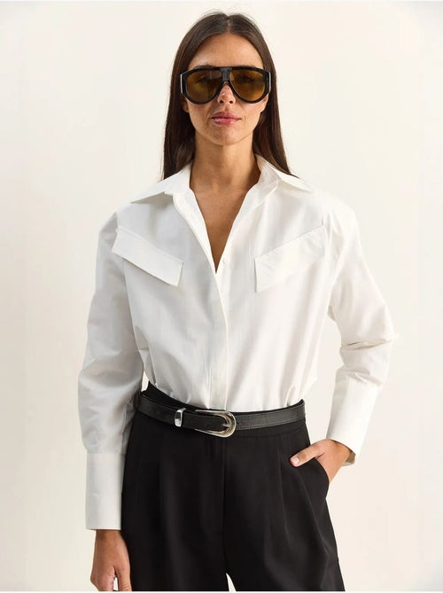 Camisa casual de popelín con botones, manga larga y bolsillo lucci - Kiabi Camisa casual de popelín con botones, manga larga y bolsillo lucci - Kiabi