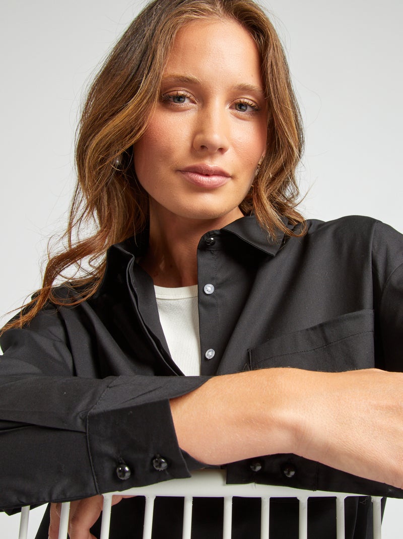 Camisa con bolsillo en el pecho negro - Kiabi