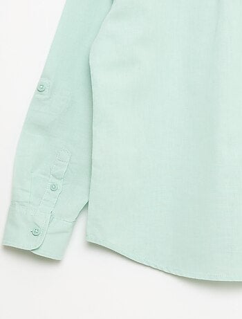 Camisa con bolsillo y mangas remangables