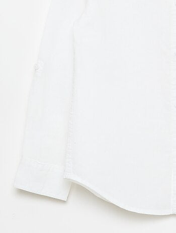 Camisa con bolsillo y mangas remangables