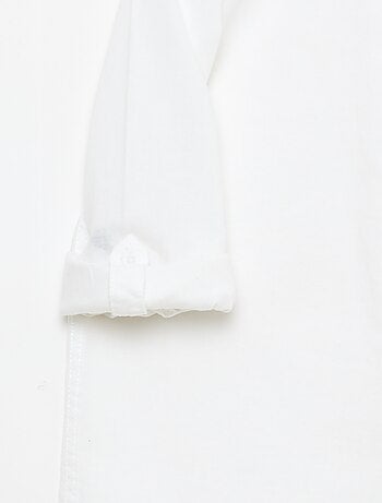 Camisa con bolsillo y mangas remangables