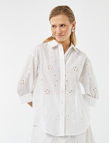 Camisa con bordado inglés
