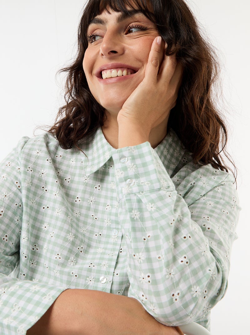 Camisa con bordado inglés y detalles ondulados Verde - Kiabi
