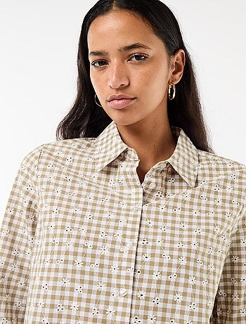 Camisa con bordados "all over