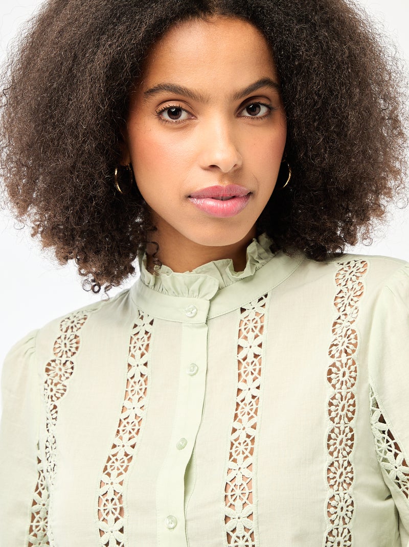 Camisa con bordados ingleses y volantes en el cuello Verde - Kiabi