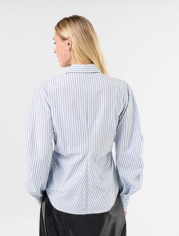 Camisa con corte fantasía ajustado en la parte delantera