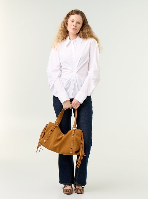 Camisa con corte fantasía ajustado en la parte delantera - Kiabi Camisa con corte fantasía ajustado en la parte delantera - Kiabi