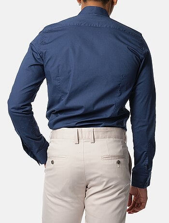 Camisa con cuello invertido