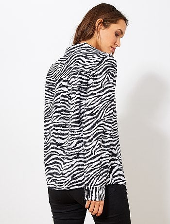 Camisa con cuello plano y bolsillo en el pecho - Kiabi